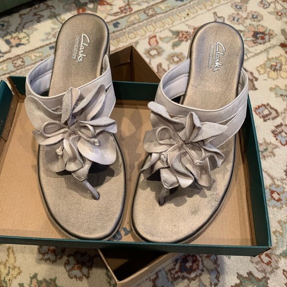 Clarks Bendables sandals - Picture 1 of 3